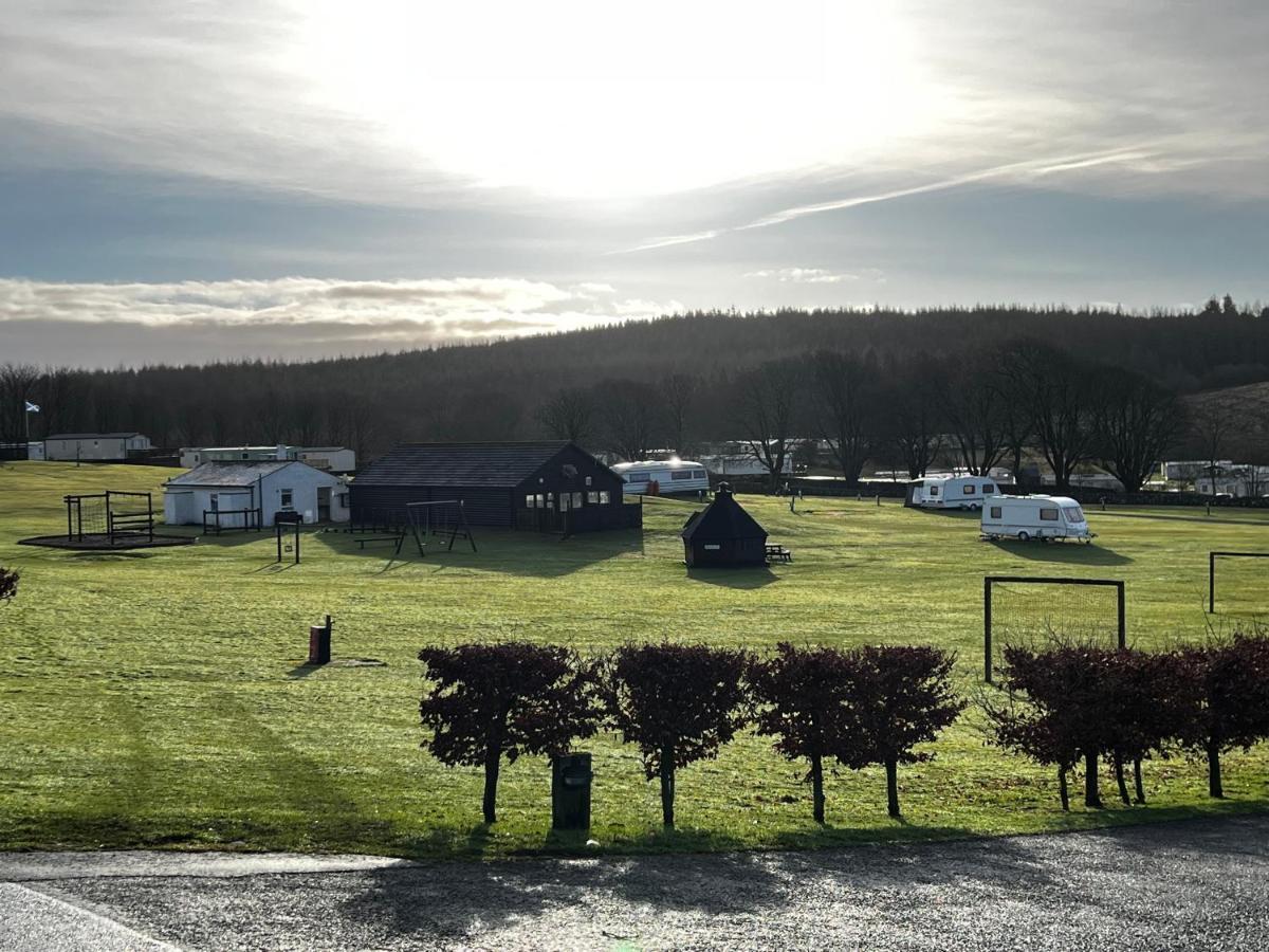 Jungle House No.26 At Three Lochs Holiday Park ニュートン・スチュワート エクステリア 写真