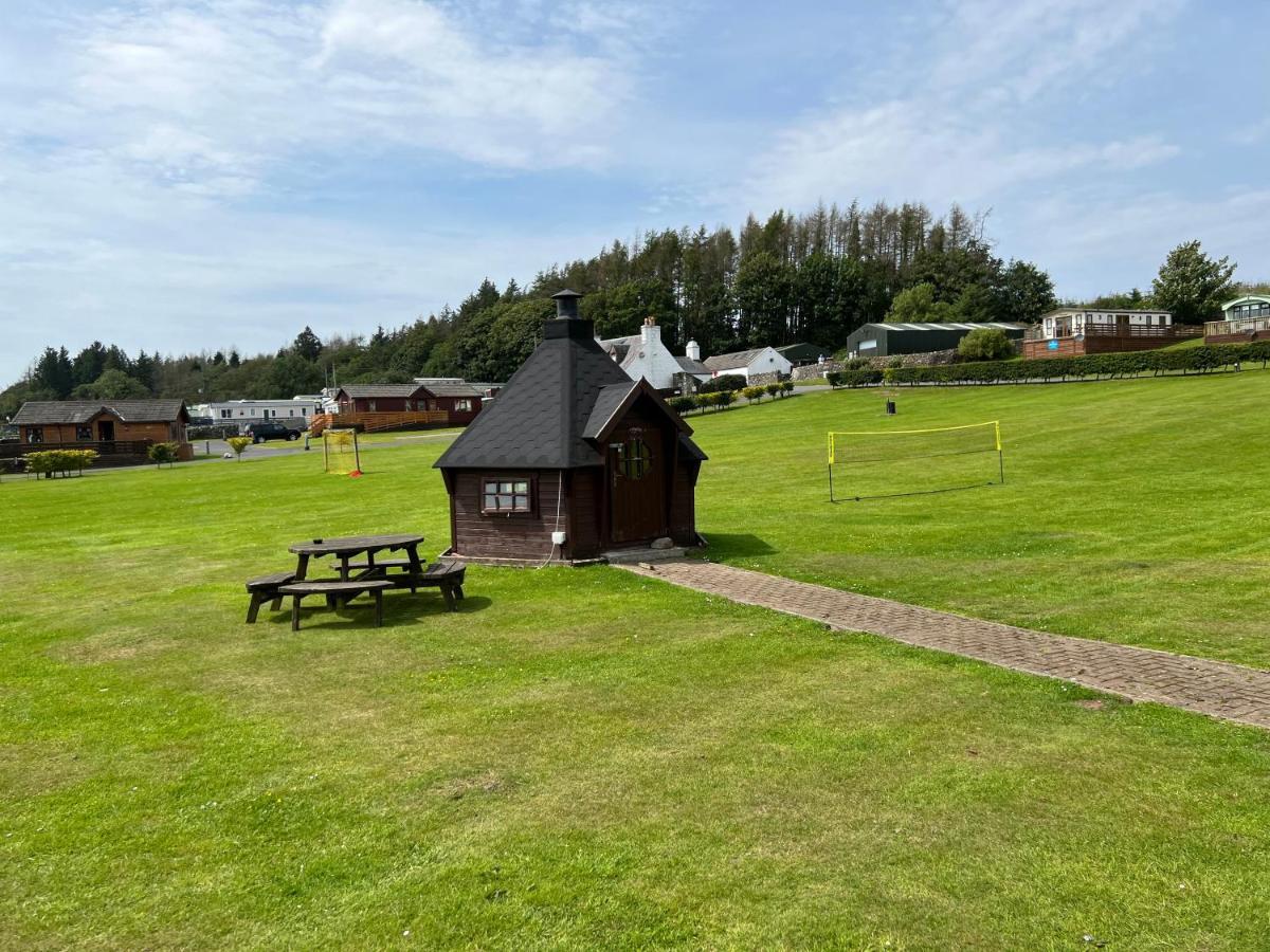 Jungle House No.26 At Three Lochs Holiday Park ニュートン・スチュワート エクステリア 写真