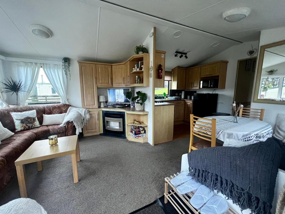 Jungle House No.26 At Three Lochs Holiday Park ニュートン・スチュワート エクステリア 写真