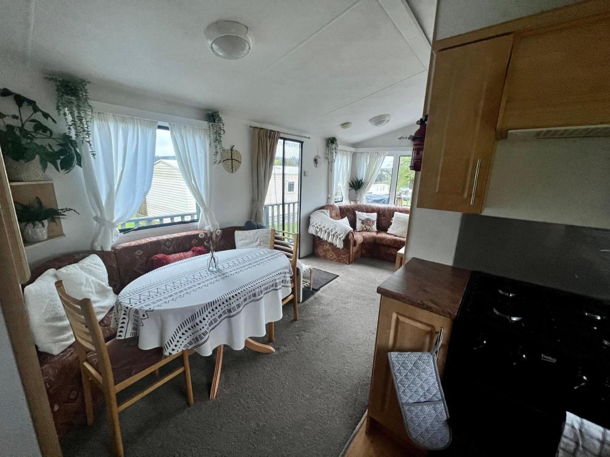 Jungle House No.26 At Three Lochs Holiday Park ニュートン・スチュワート エクステリア 写真